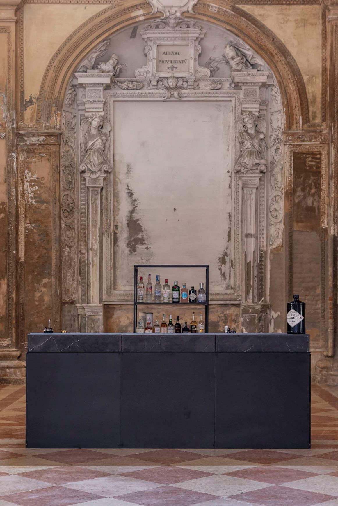 Banco bar total black